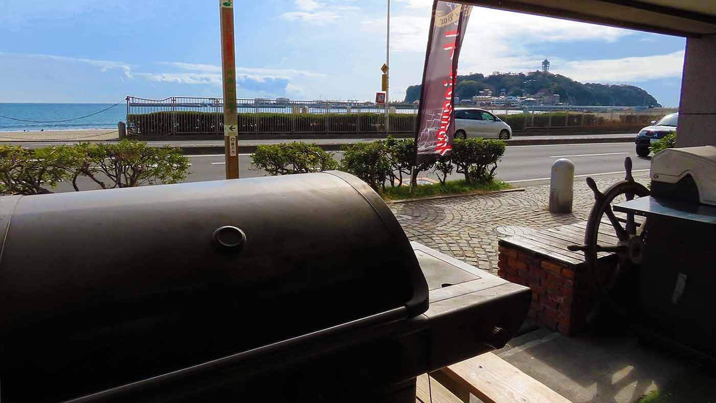 湘南 江ノ島の海で手ぶらで海沿いbbq ヘミングウェイ本店